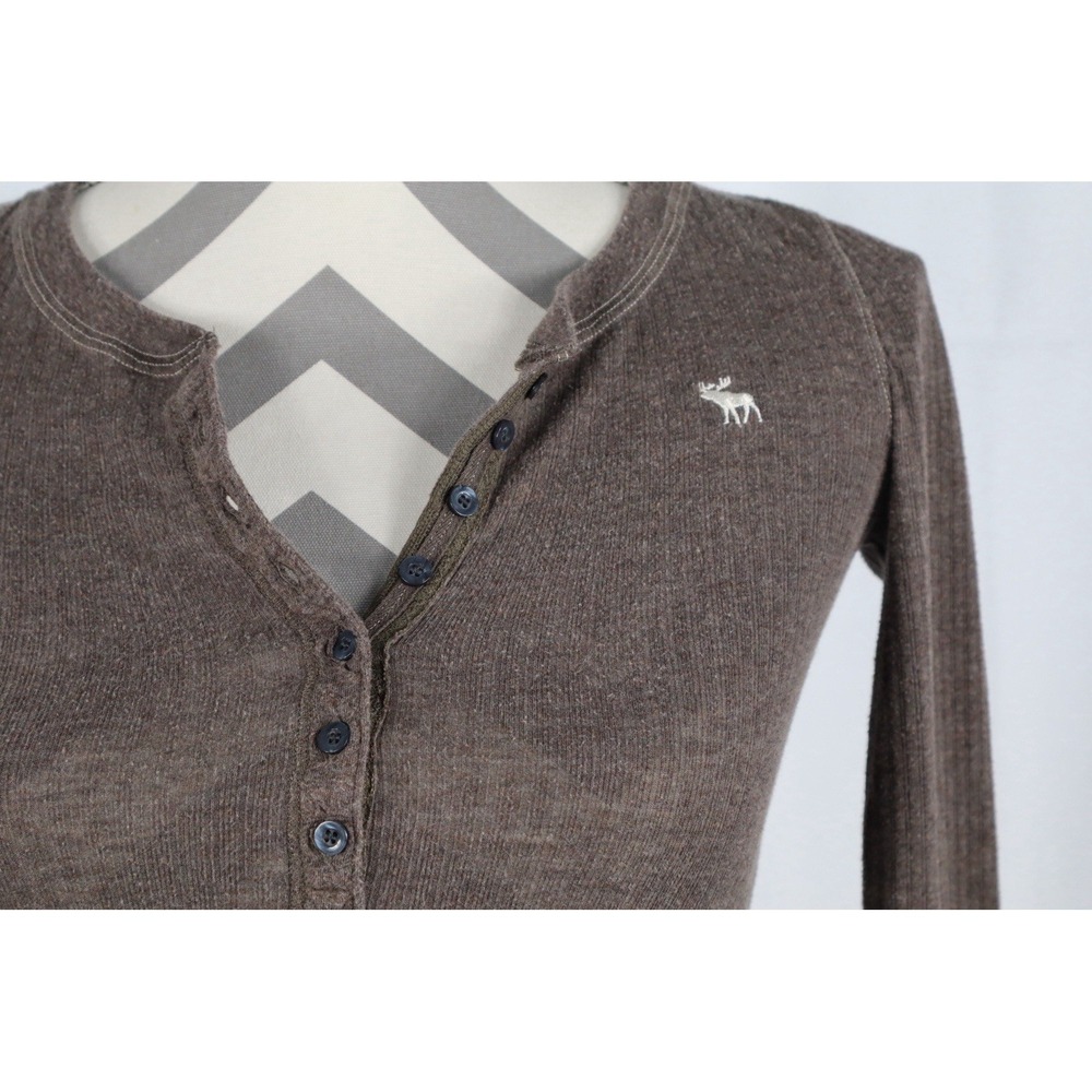 Vintage Y2K Abercrombie Brown Stretch Henley Long Sleeve Moose Logo Top Large - Picture 2 of 8
